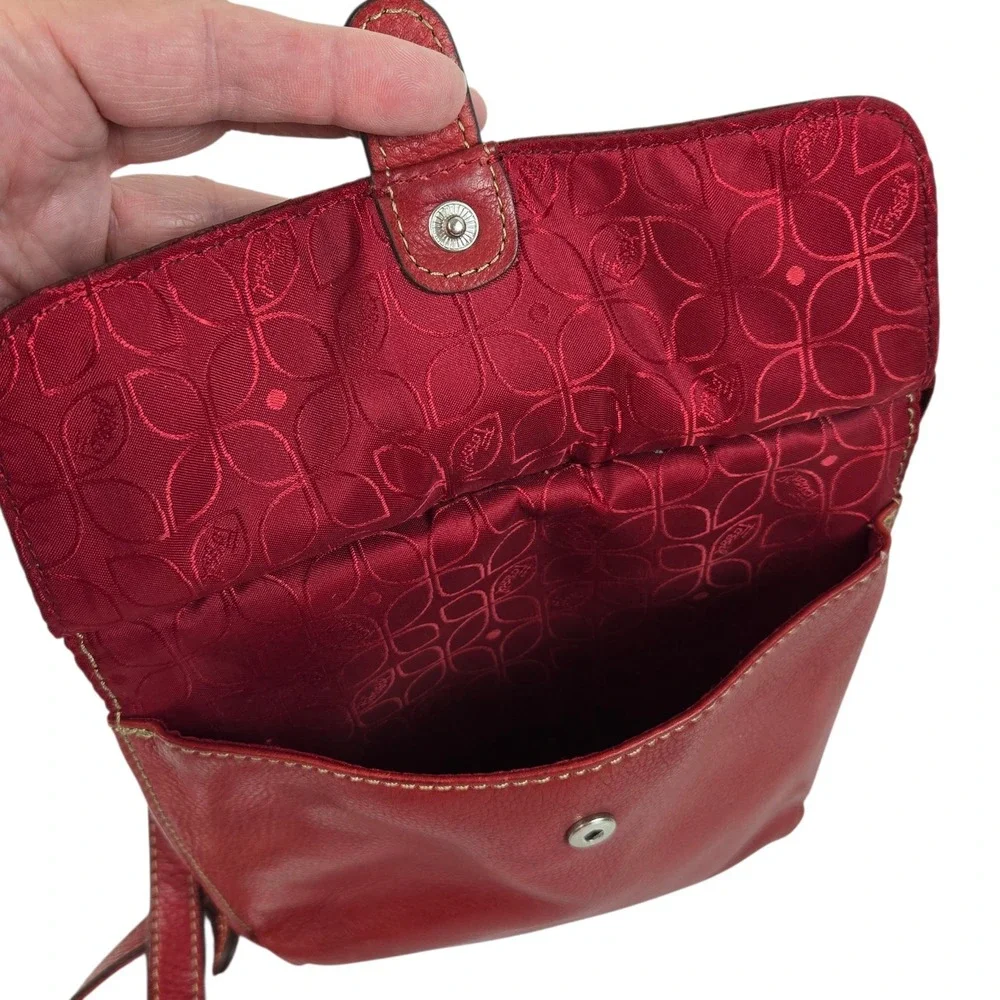 Vtg 90s Y2K FOSSIL Crossbody Bag Pebbled Leather Red Boho Zip Around EXCELLENT